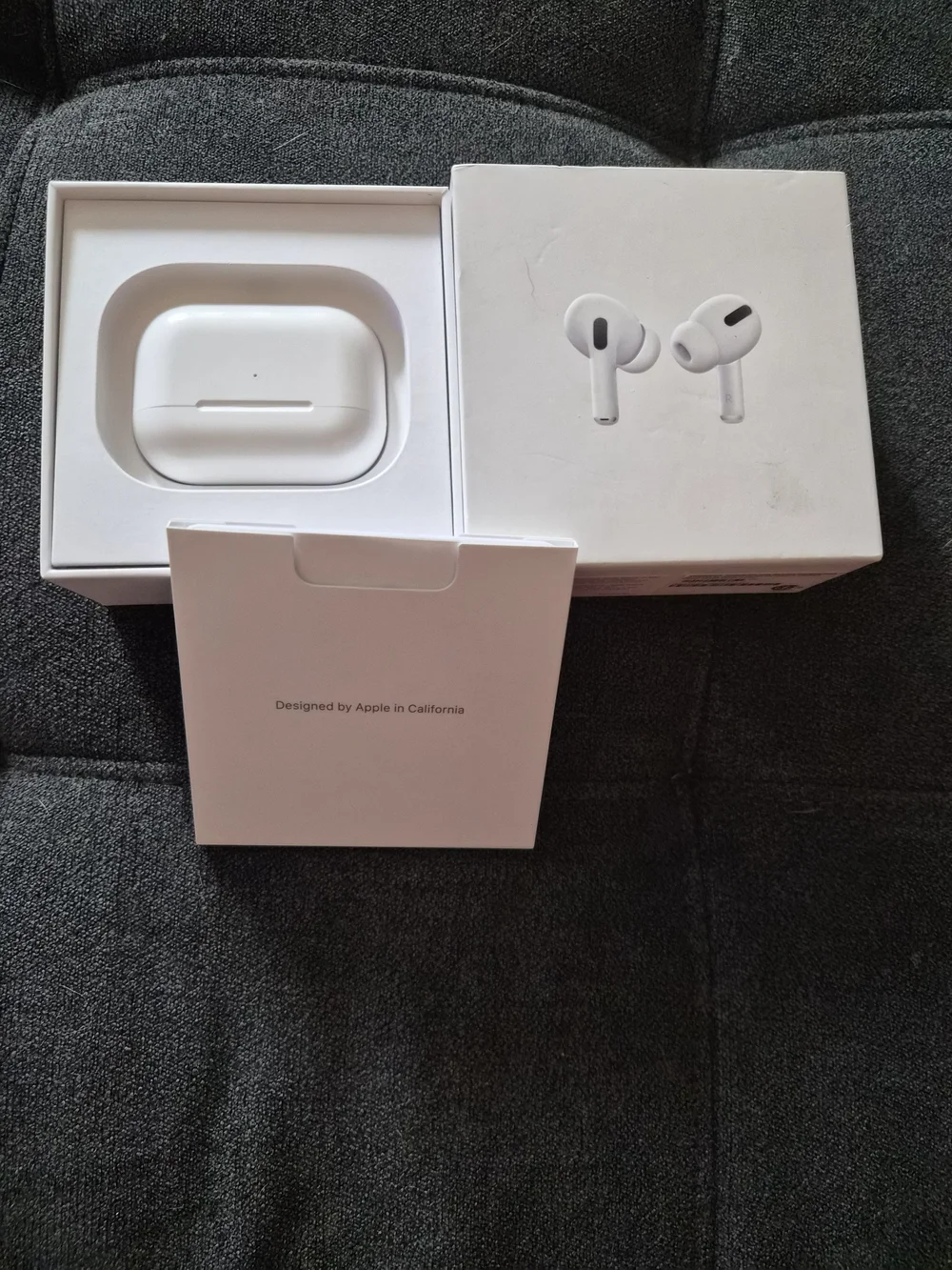 Apple AirPods Pro (White) - Wireless Charging Case